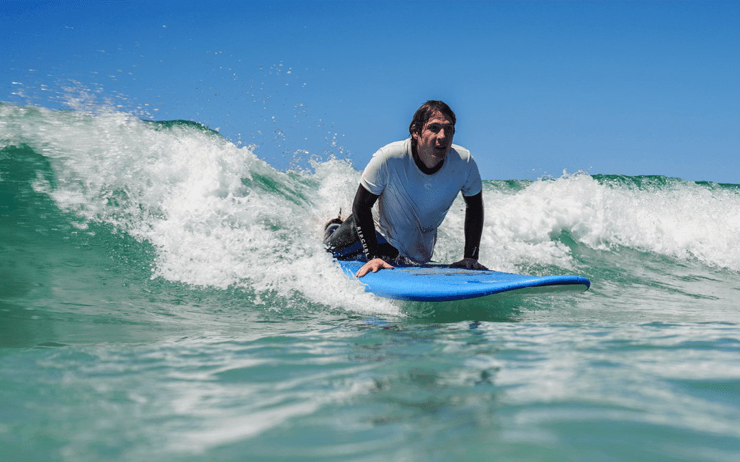 Como Fazer o Pop Up no Surf: O Guia Completo Para Iniciantes Apanharem Mais Ondas